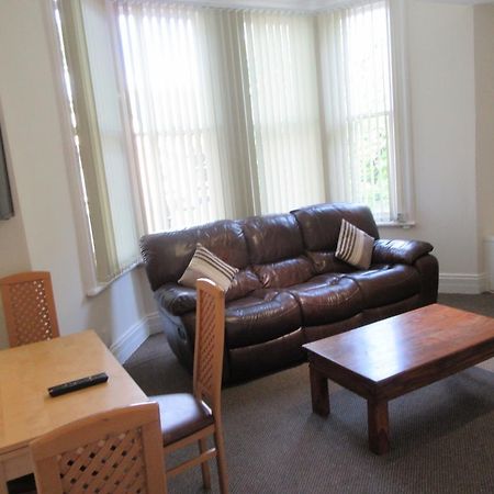 No 4 - Large 2 Bed Near Sefton Park And Lark Lane Apartman Liverpool Kültér fotó